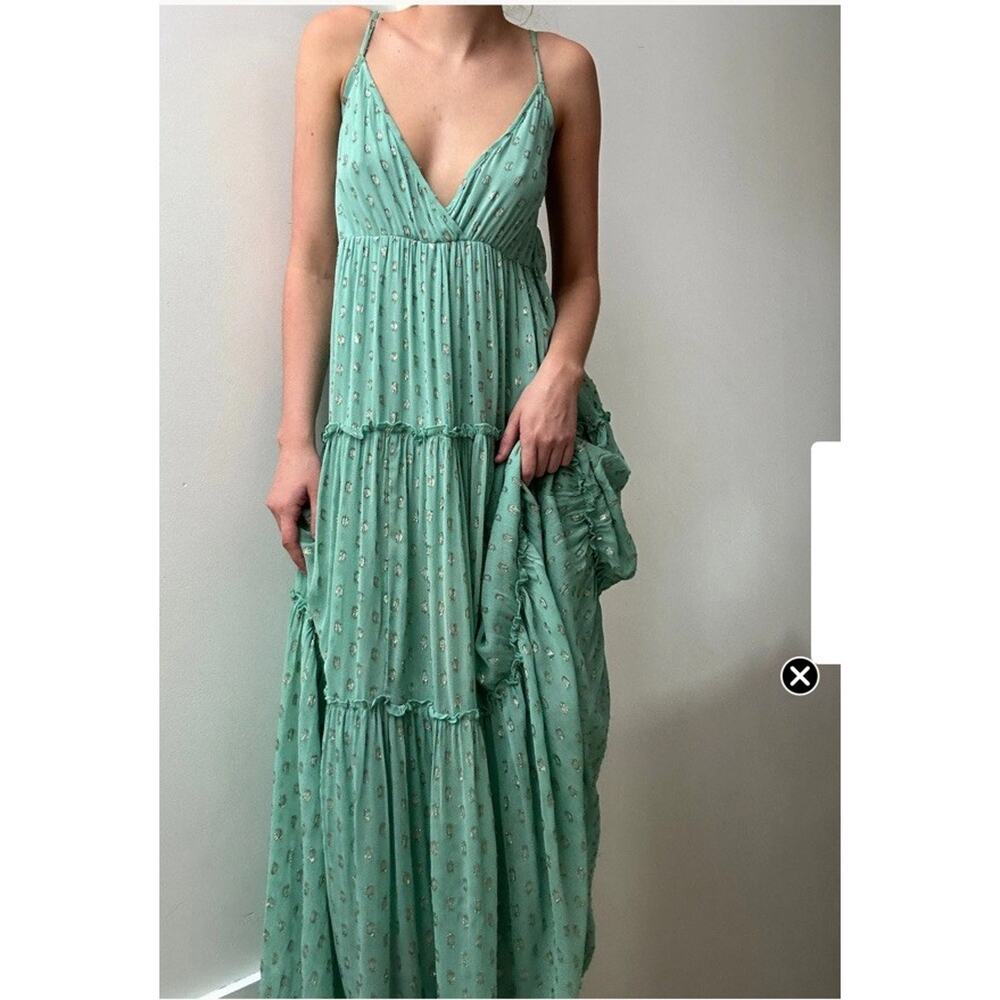 En crème pale green maxi dress Size S BOHEMIAN or beachy occasions. Oversized